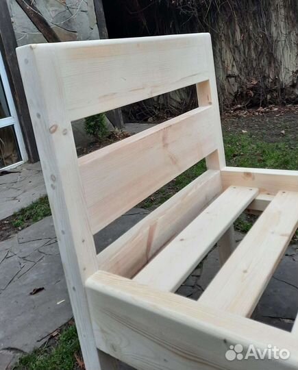 Кровать детская деревянная