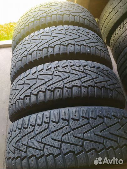 Pirelli Ice Zero 215/65 R16