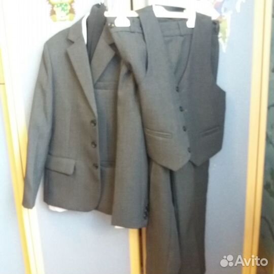 Новая школьная форма для мальчика серая р.128-134
