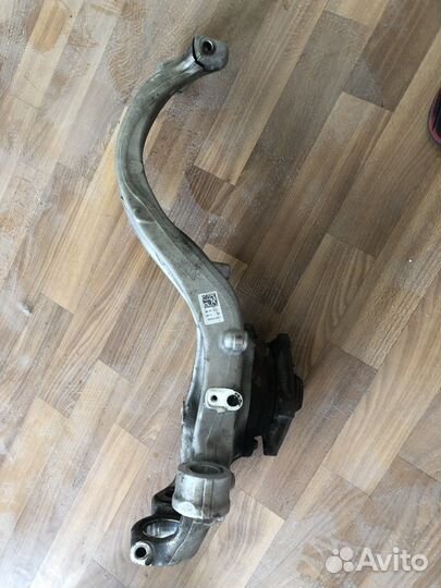 Кулак поворотный audi a5 передний левый