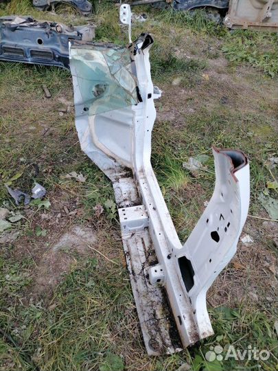 Четверть передний правый Ford Focus 3