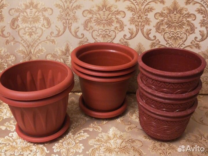 Горшки для цветов. Пластик. Б/у. 8 шт
