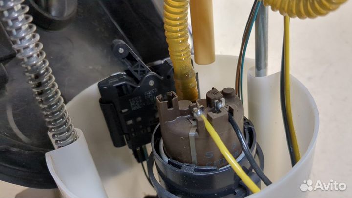 Насос топливный электрический Skoda Octavia (A5)