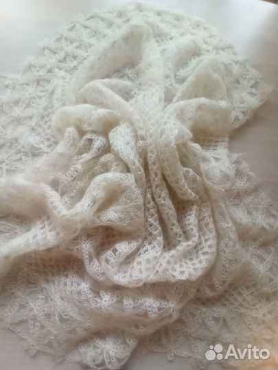 Шаль оренбургская пуховая кружевная размер 95х95
