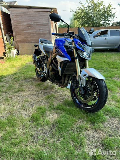 Suzuki GSR 750