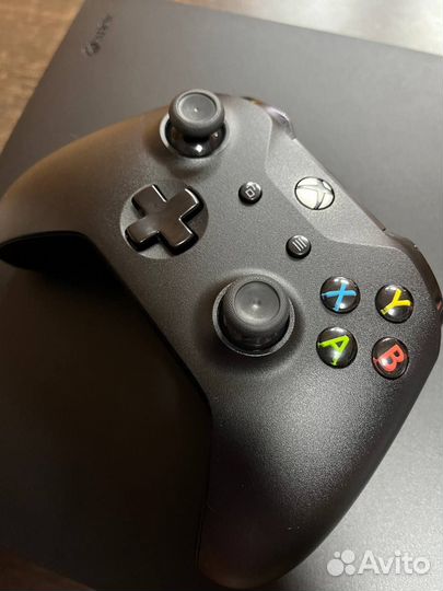 Игровая приставка Xbox One X 1000gb XboxOne X