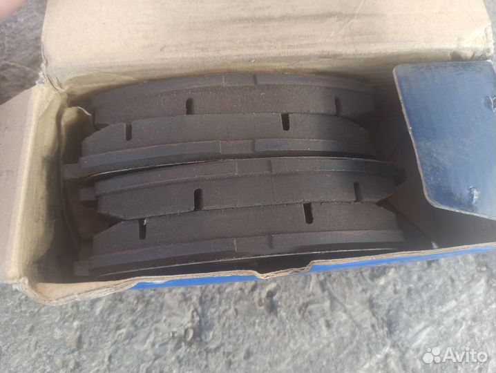 Передние тормозные колодки