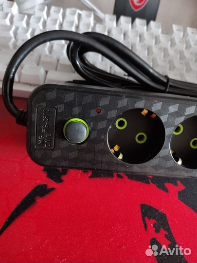 Сетевой фильтр с 2 розетками 2 USB + 1 Type-C 2м