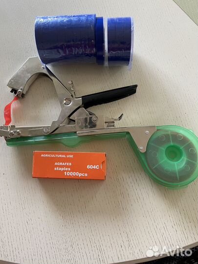 Тапенер для подвязки растений