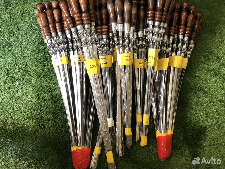 Шампура с деревянной ручкой есть для кебаба