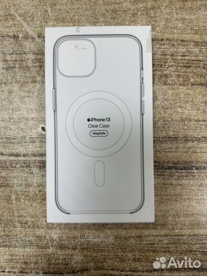 Чехол на iPhone 13