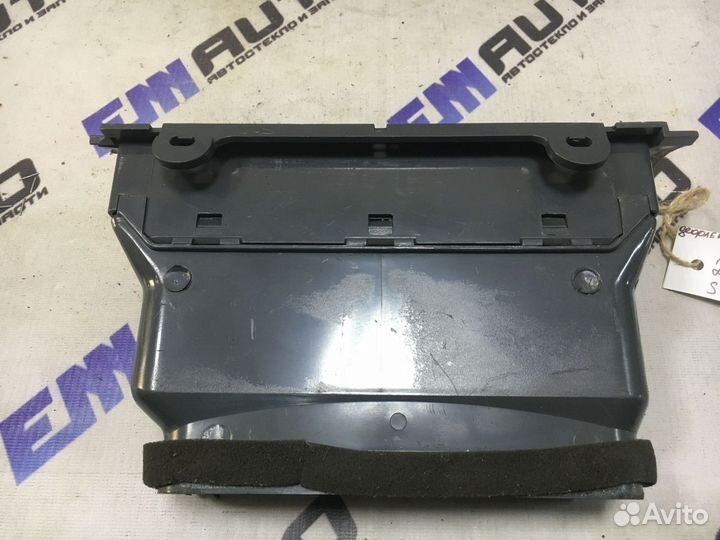 Дефлектор воздушный центральный Дэу Нексия