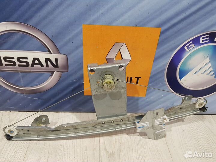 Стеклоподъемник перед Renault sandero Прав