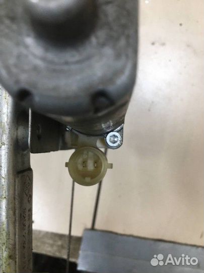 Стеклоподъемник электрический задний левый