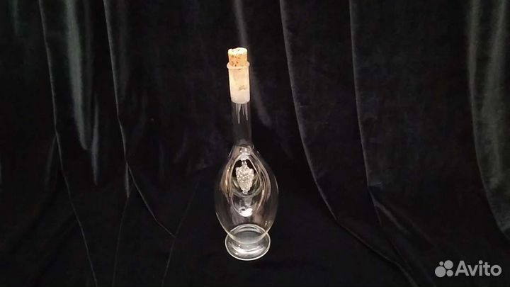 Винтажные набор стаканов и декоративная бутылка