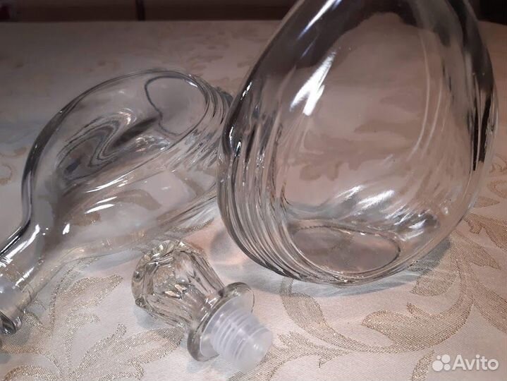 Штофы и графины фигурные с пробками