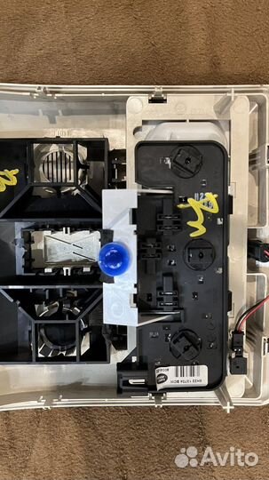 Плафон освещения салона Land Rover