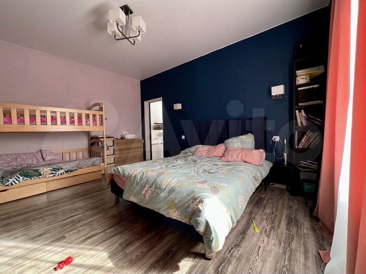 Дом 218 м² на участке 6 сот.