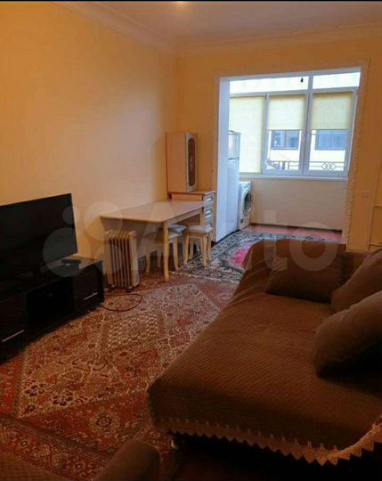 2-к. квартира, 50 м², 1/9 эт.