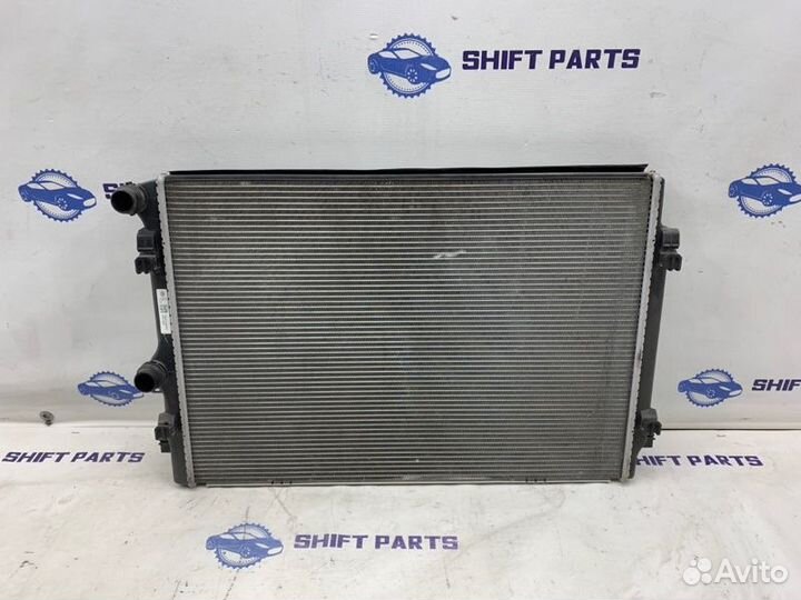 Радиатор охлаждения двигателя передний Volkswagen