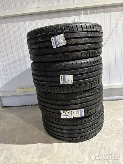 Michelin Pilot Sport 4 S 285/40 R22