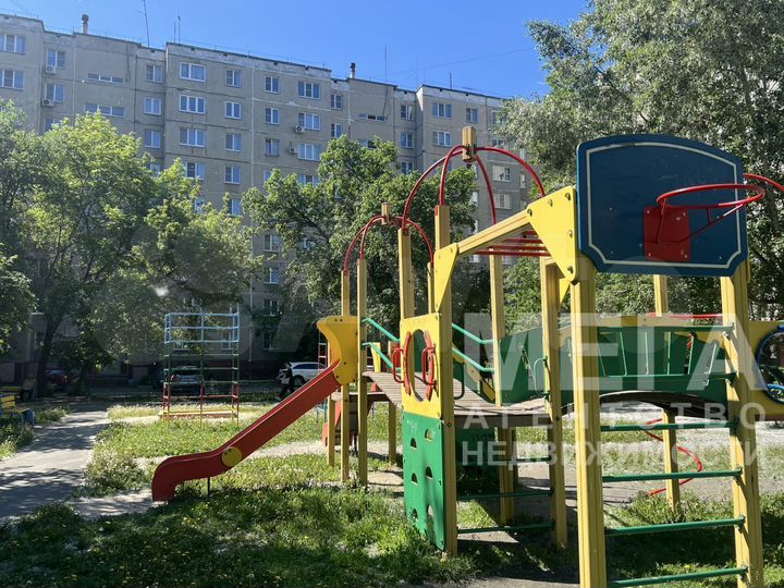 Комната 18 м² в 3-к., 1/10 эт.