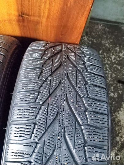 Nokian Tyres Hakkapeliitta R2 215/65 R16 102R