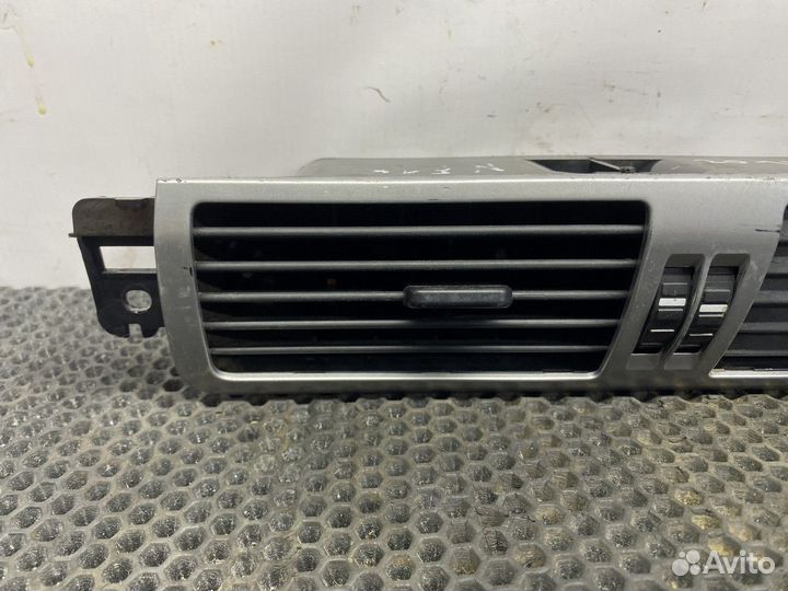 81619506071 Дефлектор воздушный