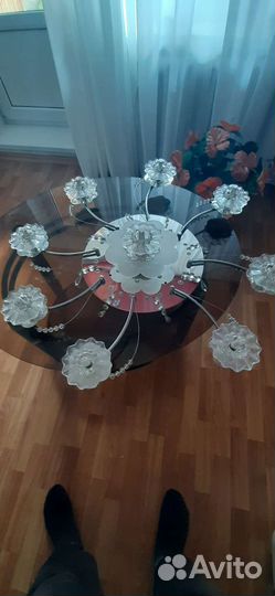 Люстра б/у с пультом и со светодиодными лампочками