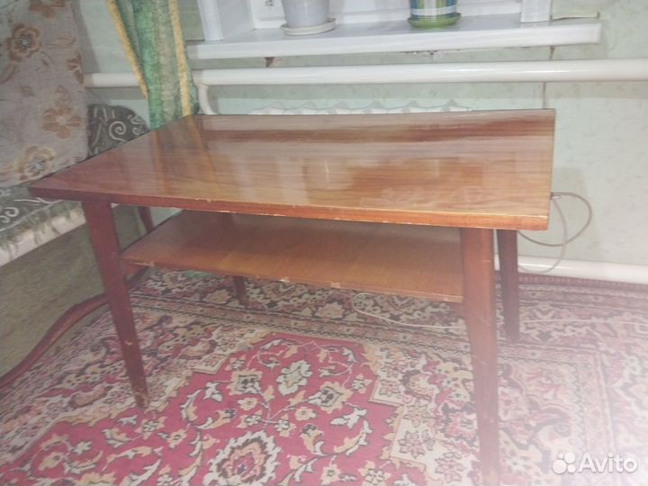 Журнальный столик