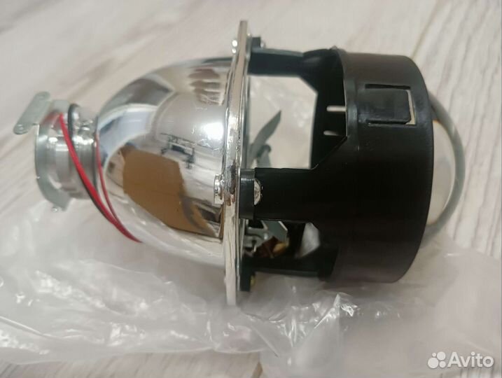 Оптика на Тойота Авенсис