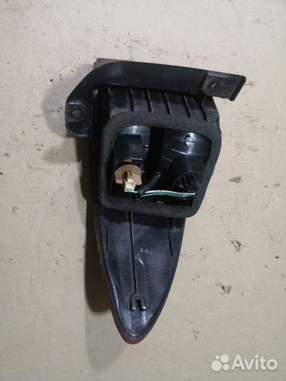 Фонарь правый Toyota Estima ACR30W