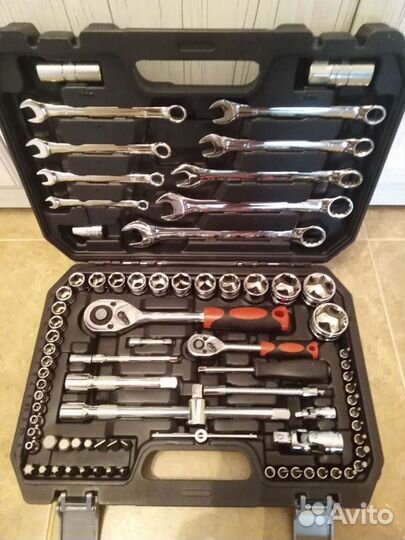 Набор инструментов SATA 82 предмета