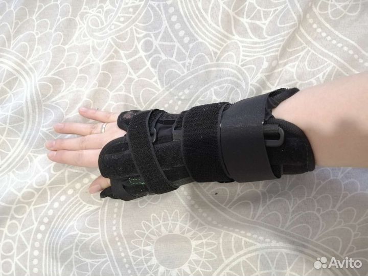 Ортез на лучезапястный с фиксацией пальца