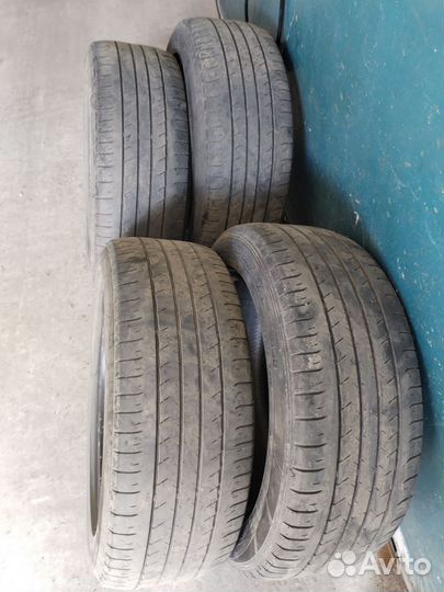 Dunlop SP Sport Maxx 050+ SUV 215/55 R17