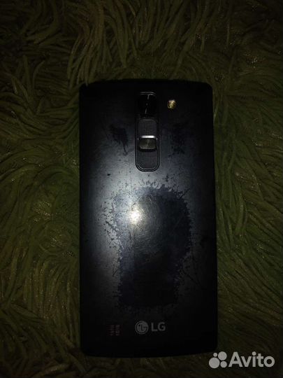 Телефон LG