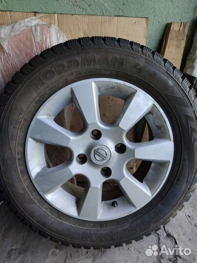Зимнияя резина на дисках Nissan r15 195/65