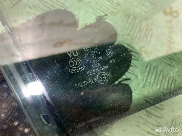 Стекло двери переднее правое Infiniti Fx35 S51