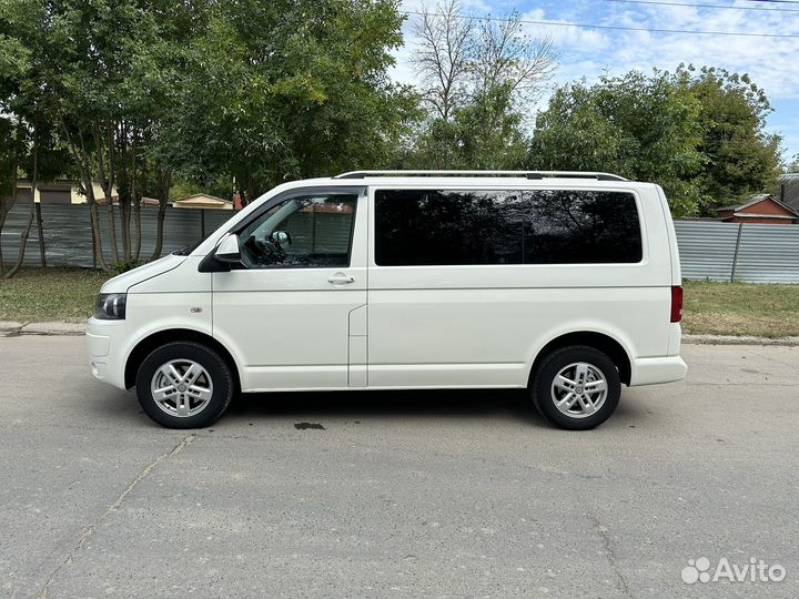 Volkswagen Caravelle, 2011