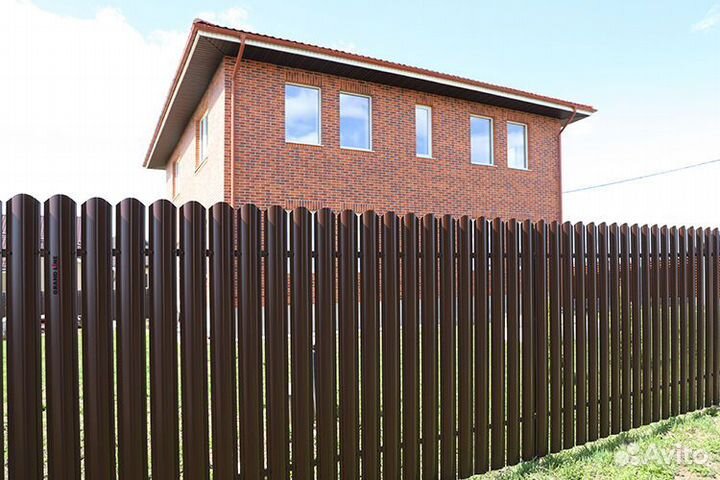 Металлический штакетник для забора