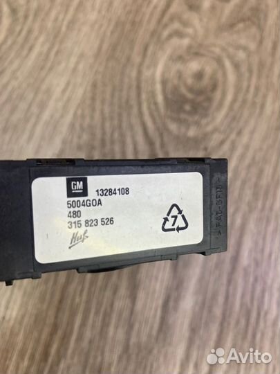 Датчик удара задний левый Opel Meriva B минивэн