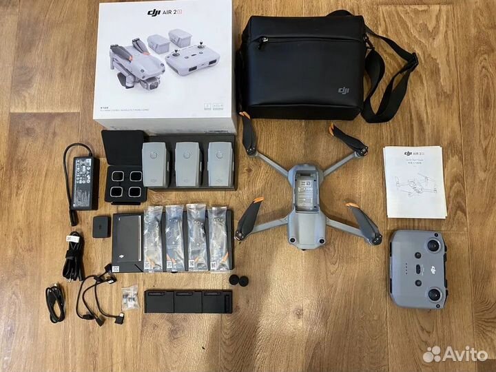 Квадрокоптер DJI Mavic Air 2S Fly More Combo