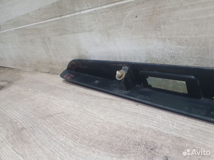 Накладка двери багажника Mercedes-Benz Vito W639