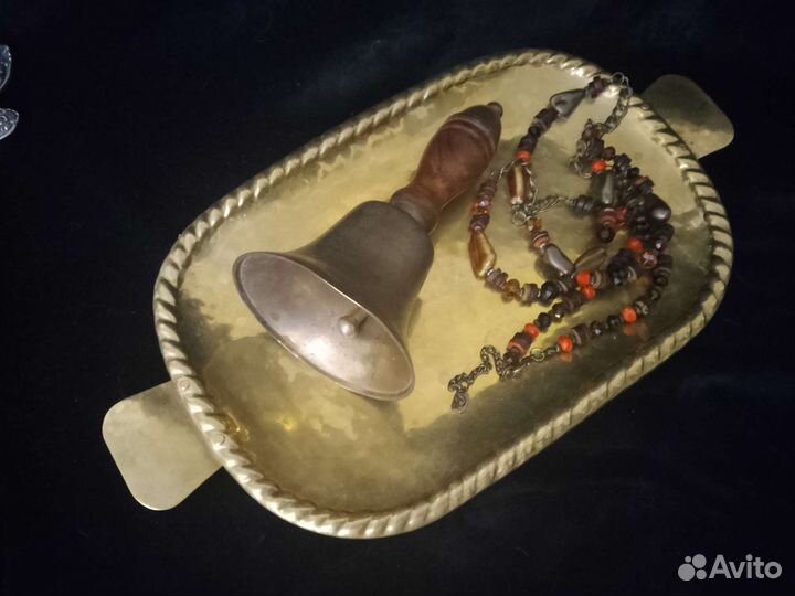 Колокольчик бронза. Поднос латунь Европа