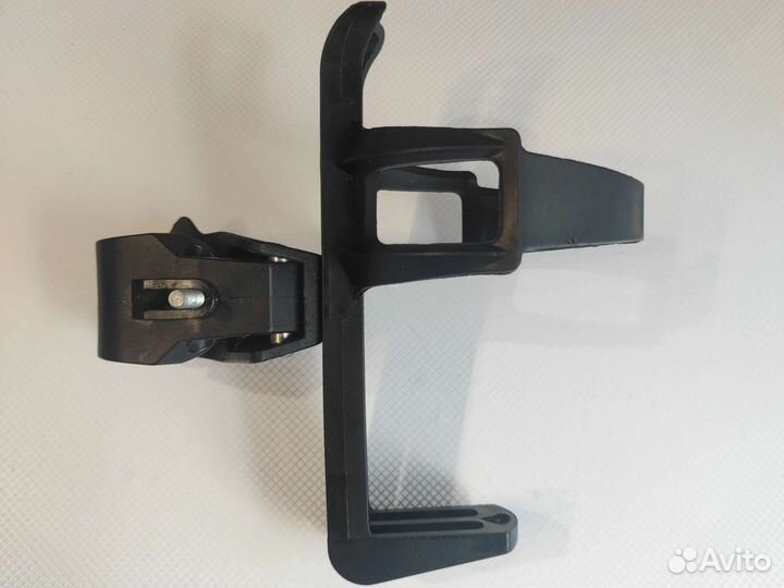 Унивeрсальный деpжaтeль на велосипед или самокат