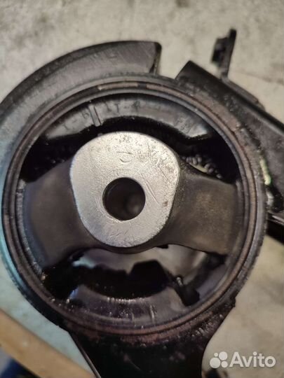 Опора двигателя задняя тойота королла Е150