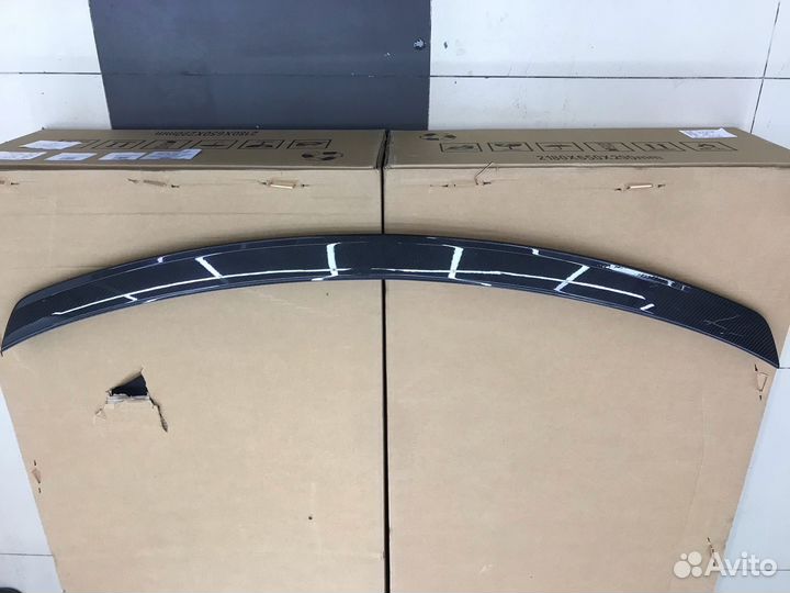 Спойлер крышки багажника на C218 Карбон