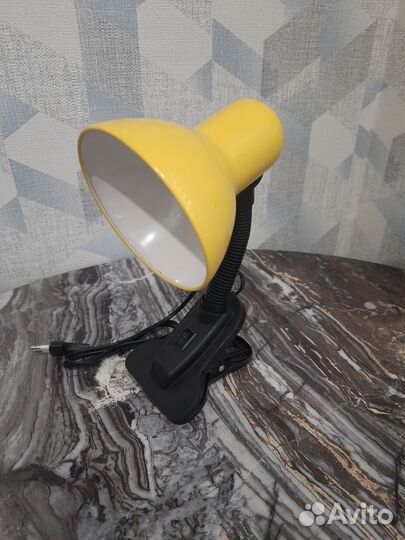 Лампа настольная