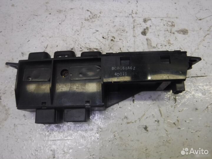 Блок кнопок Mazda 323