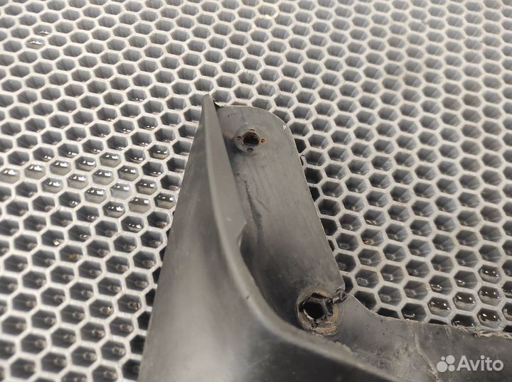 Брызговик перед лев Hyundai Grand Starex